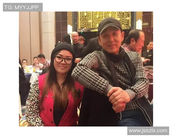 重庆排球队在大师赛中的团队协作展现出色值得赞赏